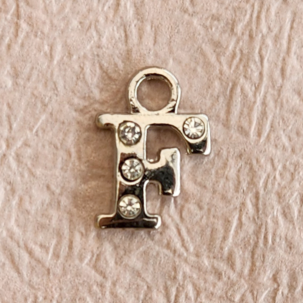 ǰ 