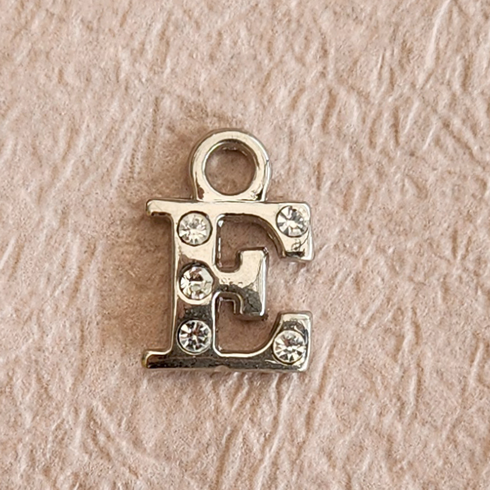 ǰ 